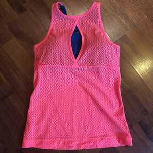 LJ Tank Top w/ sports bra. Medium. Great condition